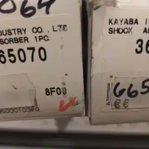 Vw passat b3/b4 etuiskunvaimennin vas+oik #396